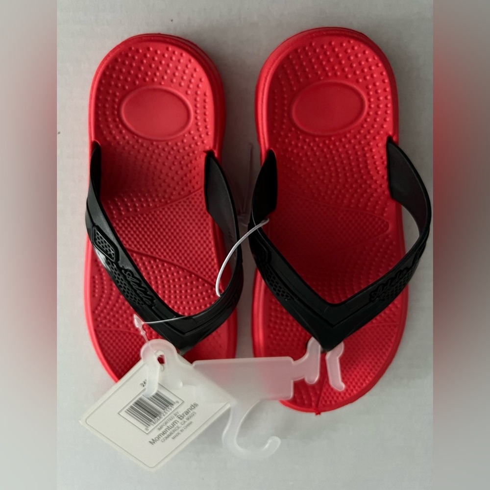 NWT MomentumBrands Flip Flop For Boy Red/Black Size US 32 1.5 7/9in./ 20cm.Beach